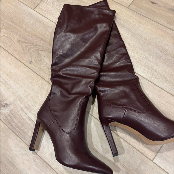 Chic Burgundy Heeled Boots - Picture 7 of 10